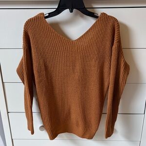 ❤️NWT BOUTIQUE SIZE SMALL KHAKI TWISTED BACK SWEATER